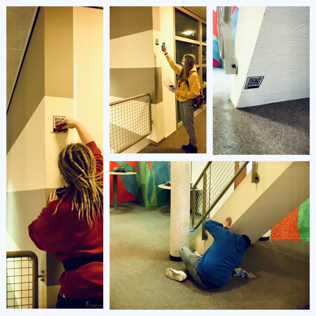 Een collage van afbeeldingen waarin studenten QR codes scannen door een gebouw heen.